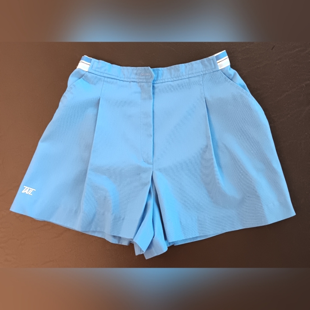 Vintage Tail high waist pleated shorts. 1970s. 1980s. Size small.